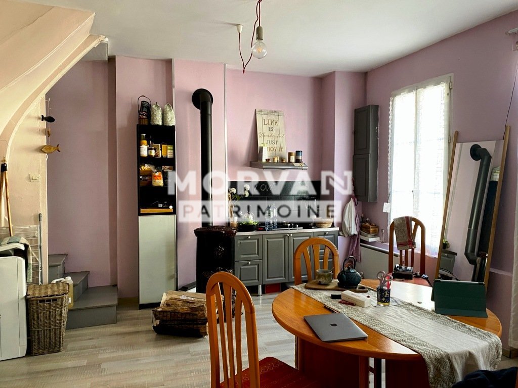 MAISON DE VILLAGE - REMISE ET JARDIN CLOS A VENDRE - ST SAULGE - 50.67 m2 - 32�000�&euro;