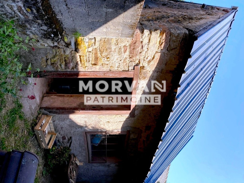 MAISON DE VILLAGE - REMISE ET JARDIN CLOS A VENDRE - ST SAULGE - 50.67 m2 - 32�000�&euro;