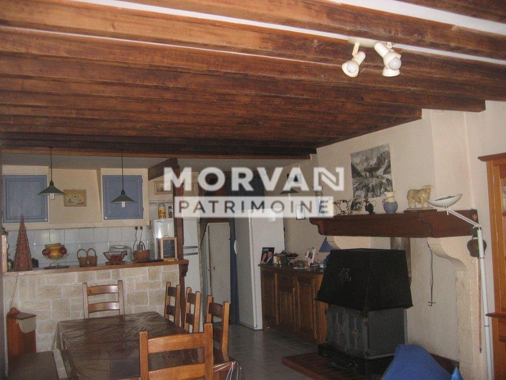 MAISON DE VILLAGE-DEPENDANCES-TERRAIN 46000� A VENDRE - ST SAULGE - 60.18 m2 - 39�000�&euro;