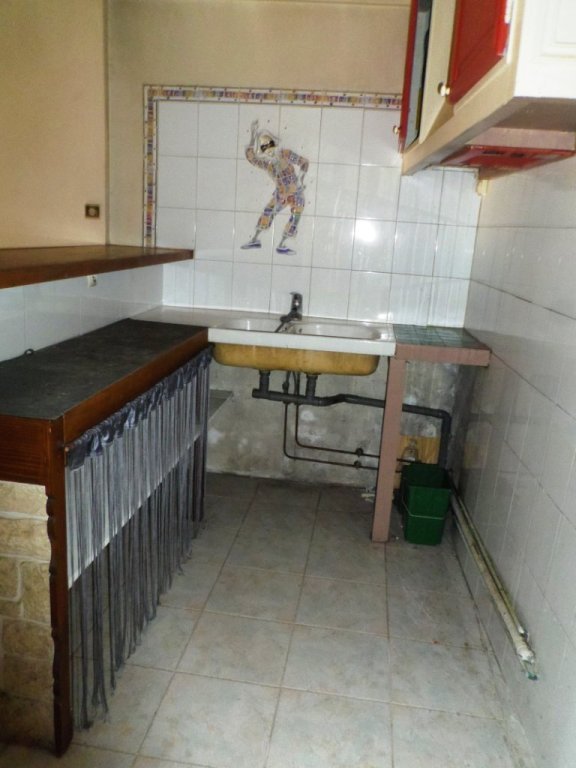 MAISON DE VILLAGE-DEPENDANCES-TERRAIN 46000� A VENDRE - ST SAULGE - 60.18 m2 - 39�000�&euro;