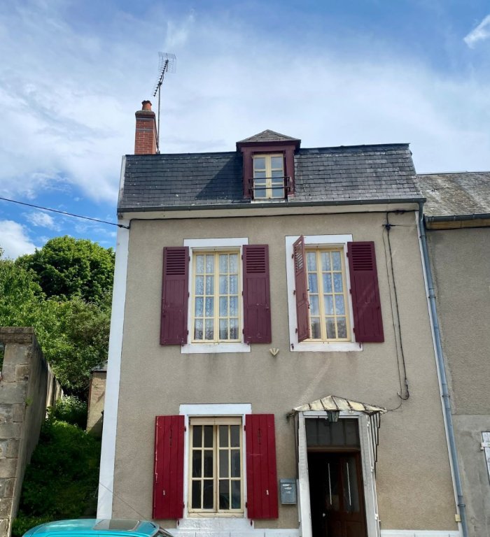 MAISON A VENDRE - ST SAULGE - 88.84 m2 - 26 000 &euro;