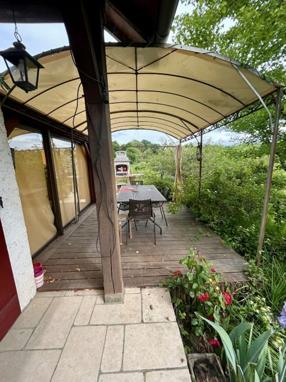 MAISON A VENDRE - ST SAULGE - 162.4 m2 - 220 000 &euro;