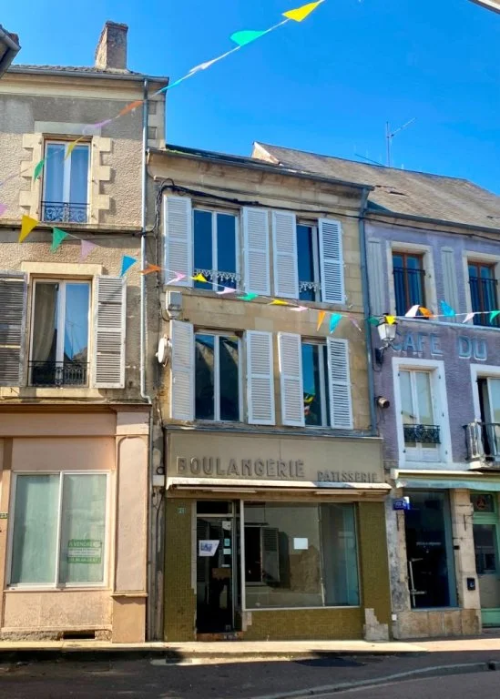 Maison 6 pièces 265 m² · à Saint-Saulge · 265 m² · 18 000 €