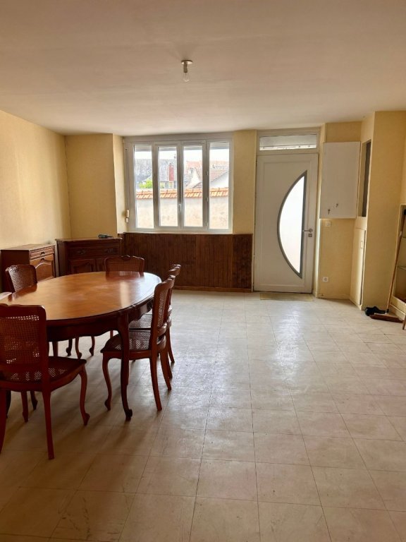 MAISON A VENDRE - ST SAULGE - 103.78 m2 - 73 000 &euro;