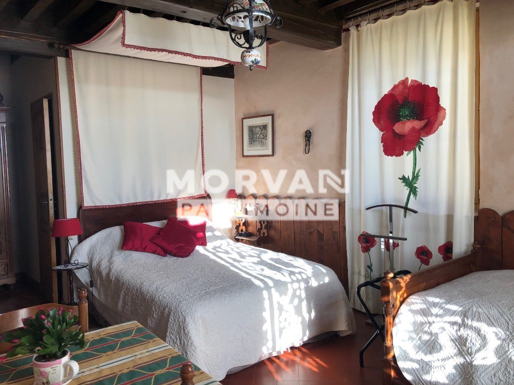 maison, gite et d�pendances A VENDRE - ST HILAIRE EN MORVAN - 302.67 m2 - 430�000�&euro;