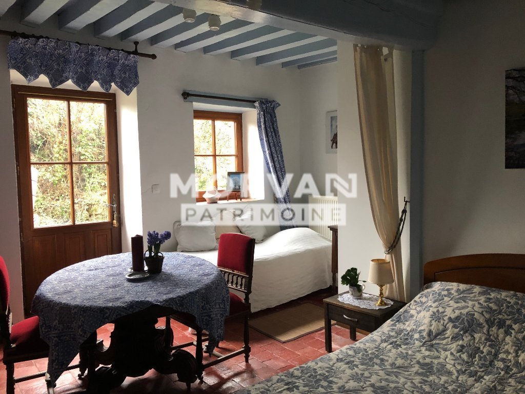 maison, gite et d�pendances A VENDRE - ST HILAIRE EN MORVAN - 302.67 m2 - 430�000�&euro;