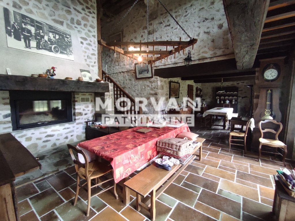 PROPRIETE A VENDRE - ST LEGER DE FOUGERET - 329.76 m2 - 368 000 &euro;